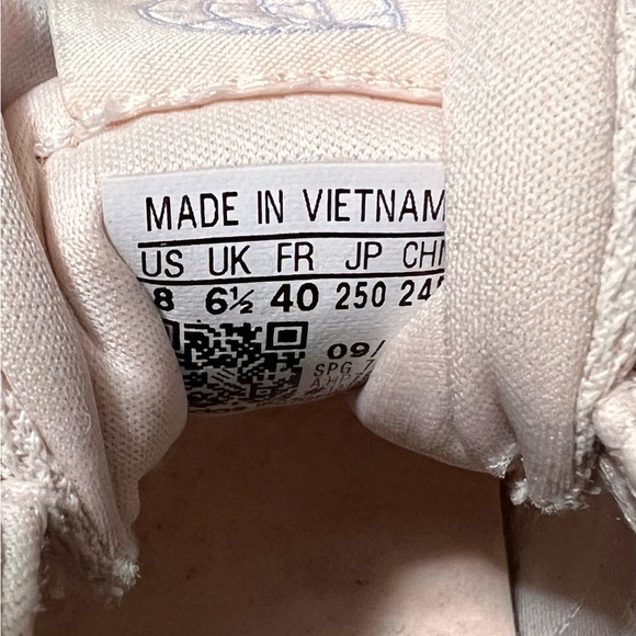 Adidas Run 70’s Women’s Sneakers Sz 8 - Picture 4 of 4